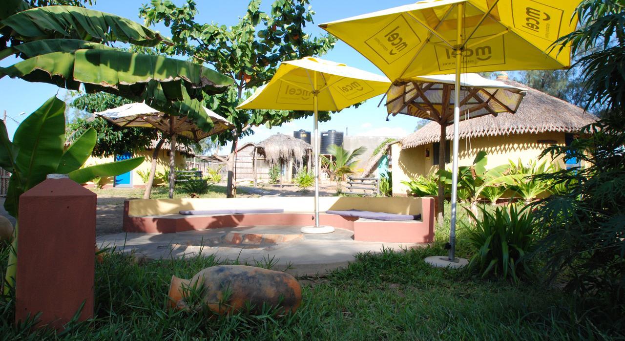 Pariango Beach Motel Praia do Praia do Tofo Екстериор снимка